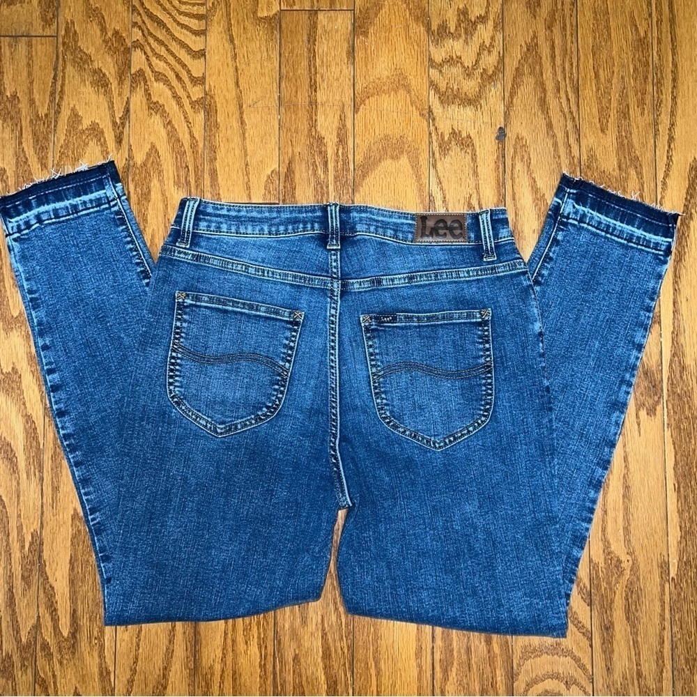 Lee Women's Slim Fit Skinny Ankle Button Fly High Rise Jeans Size 8 Medium - Picture 6 of 10